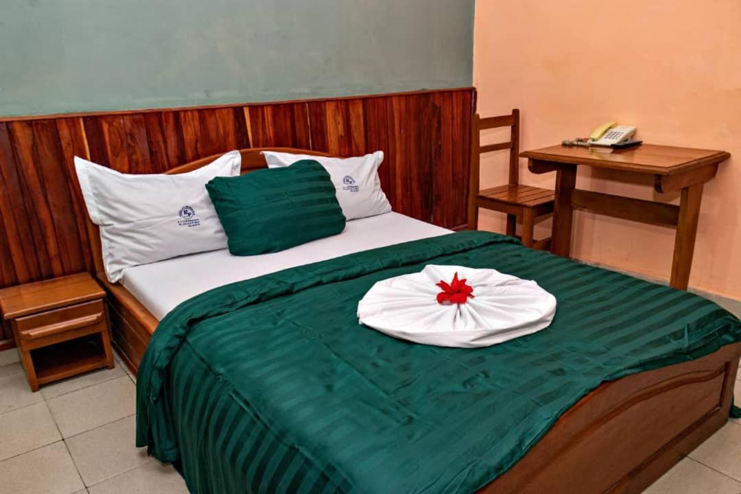 Hotel Le Printemps Дуала Экстерьер фото